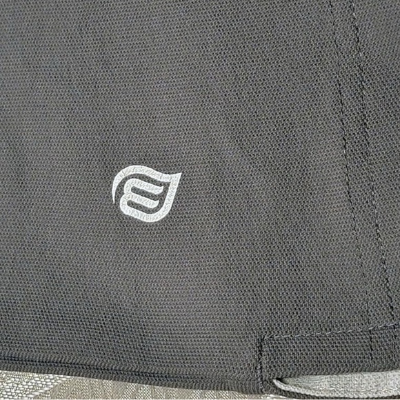 Men's Polo Shirt with White Trim and Classic Collar - Picture 8 of 9